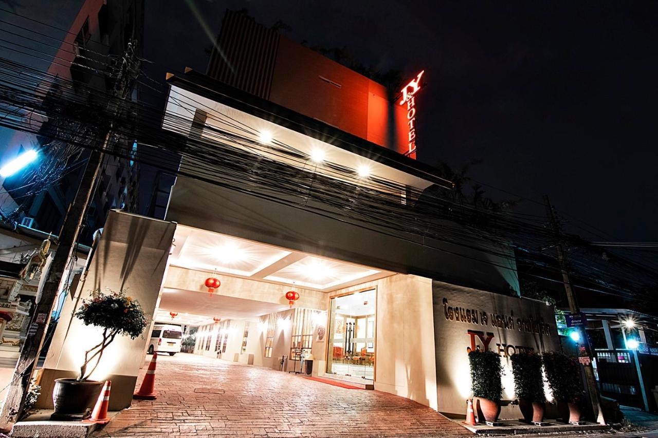 J&Y Hotel Latphrao 35 Bangkok Exterior foto